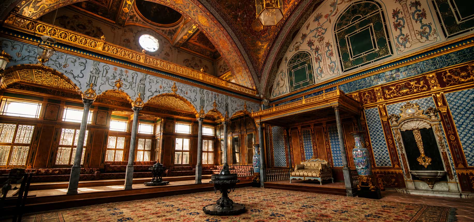 Istanbul Top Pick — Topkapi Palace terrace and Bosphorus panorama at golden hour